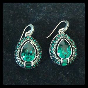 Green stones earrings